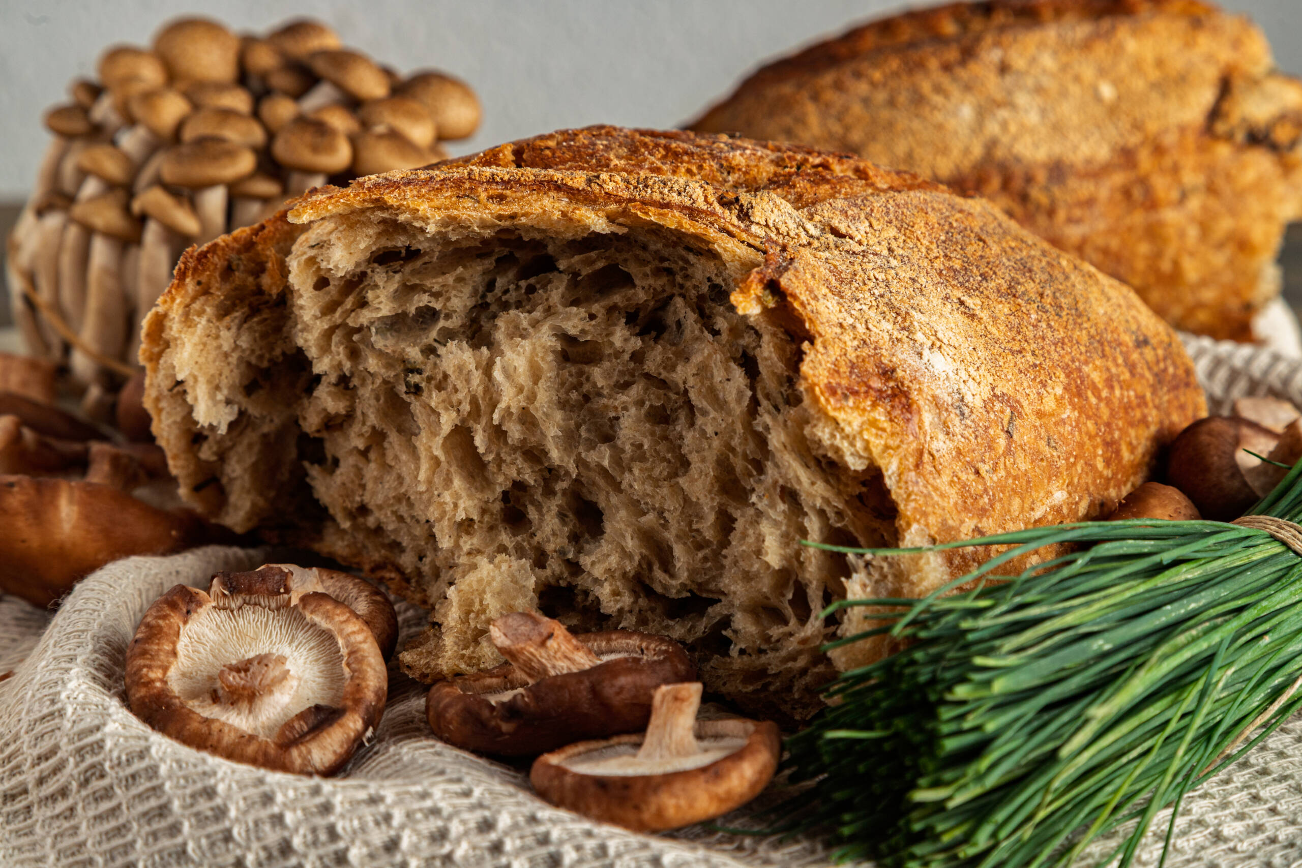 Pan de setas y cebollino