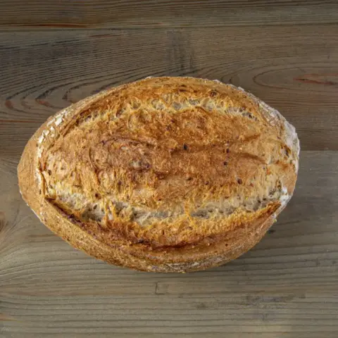 Pan Blanco de Masa Madre con Semillas
